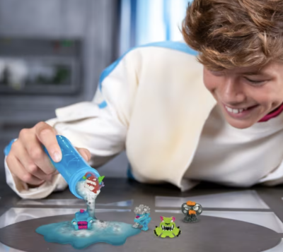 พร้อมส่ง - มิสเตอร์บีส MrBeast Lab Swarms Test Tube ในหลอดจะมีปีศาจ 2 ตัว ให้ได้ลุ้นกัน จากห้างที่ออสเตรเลีย!